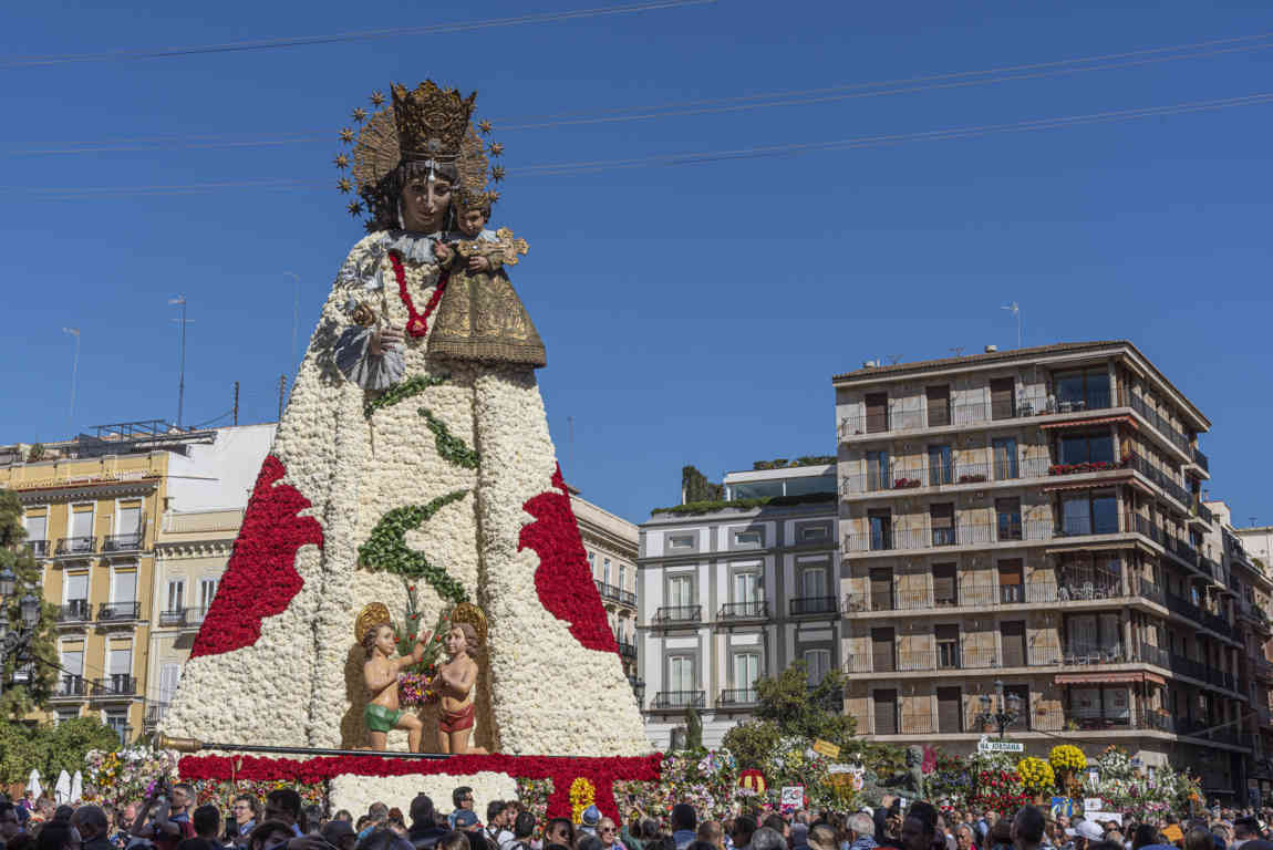 Valencia - fallas 2023 - ofrenda floral 04 .jpg